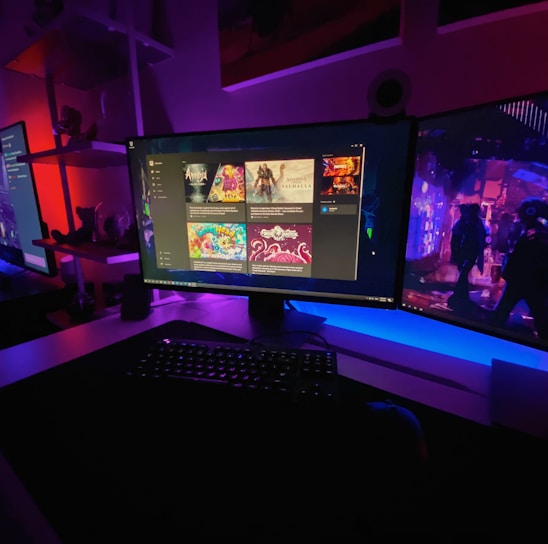 A vibrant gaming setup with colorful screens showcasing various bonus apps from jueganexo.